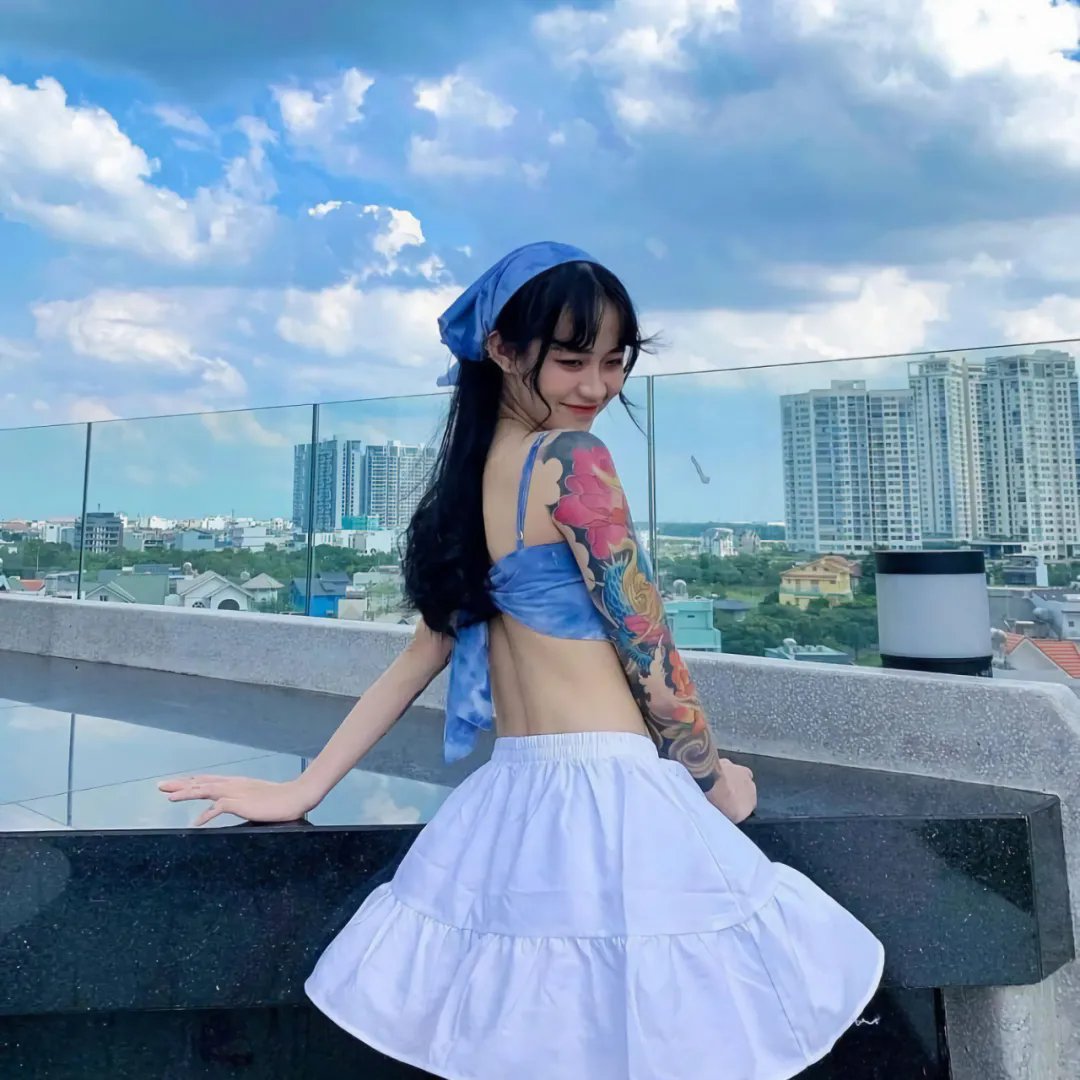 红色冲浪板海报